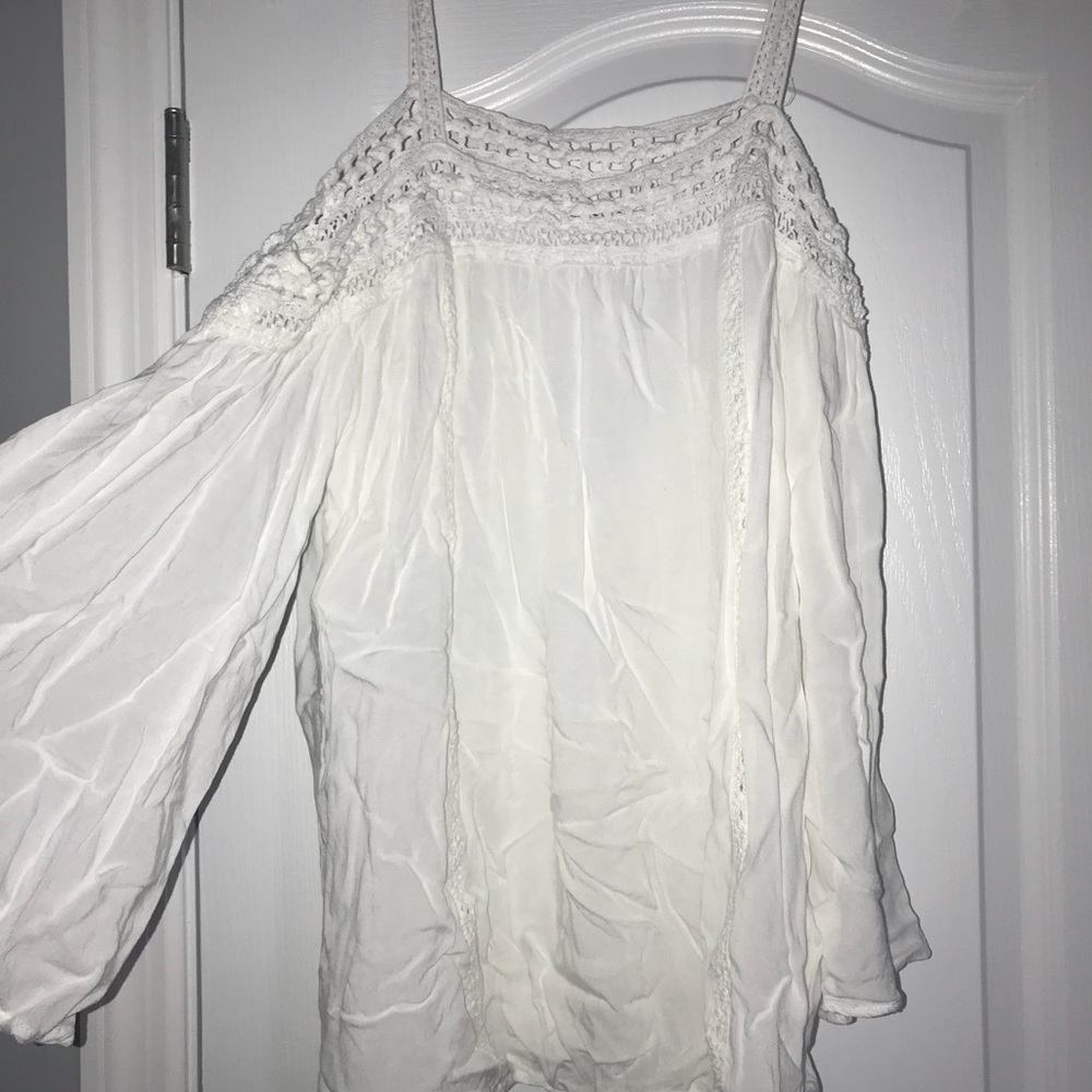 never worn white tank w foley sleeves